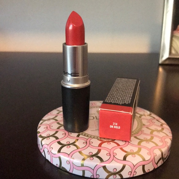 mac on hold lipstick